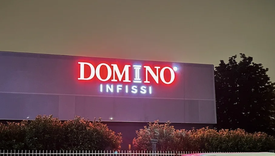 Splendor Neon - Insegna a lettere scatolate luminose